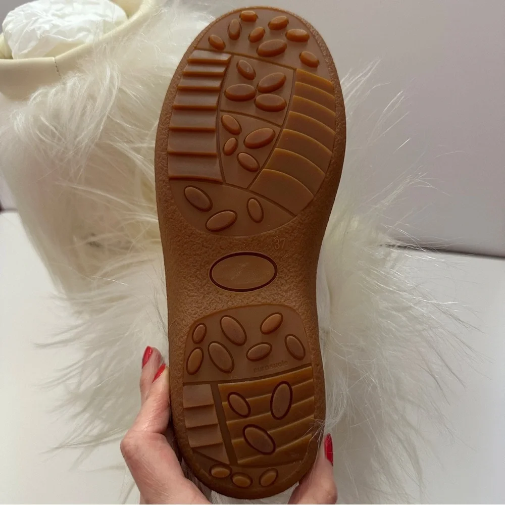 Brand NEW Ferragamo Genuine Shearling Fur Cream Winter Boots